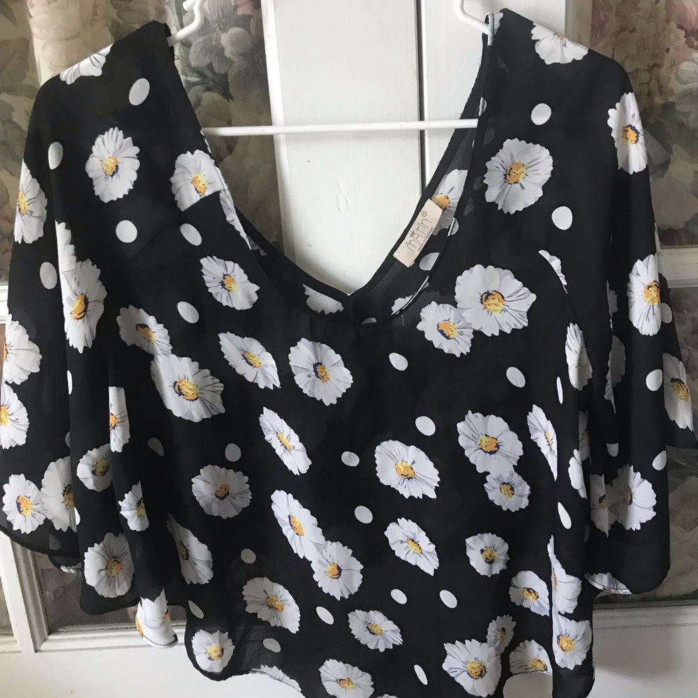 Daisy loosen crop top